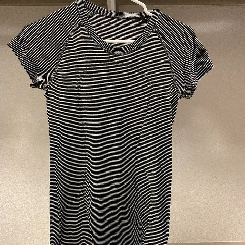 Swiftly Tech Short Sleeve Shirt 2.0 
Race Length